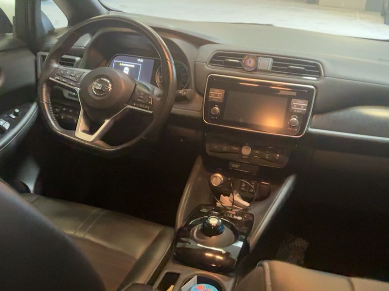 Nissan Leaf electric drive 110 kW N-Connecta — zdjęcie 12