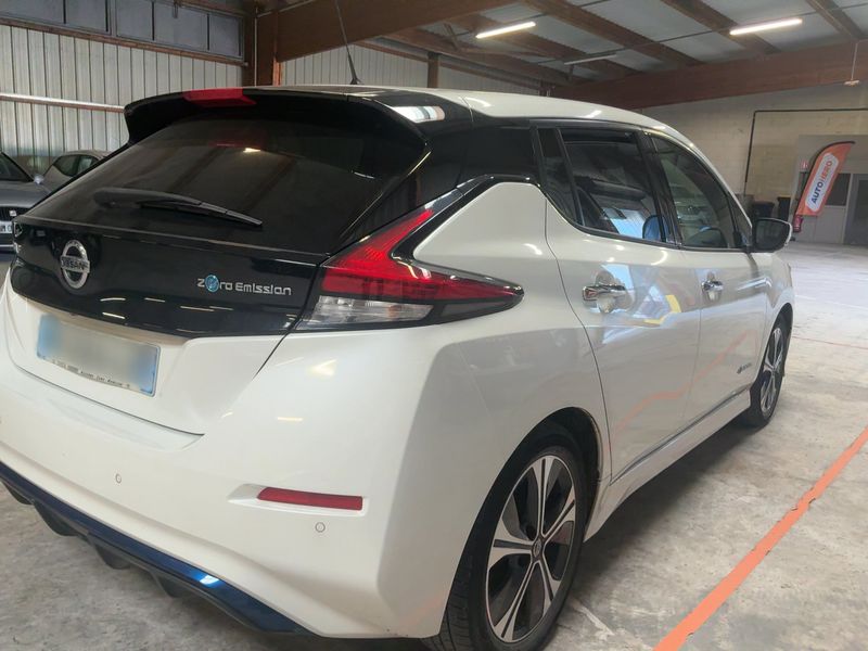 Nissan Leaf electric drive 110 kW N-Connecta — zdjęcie 6