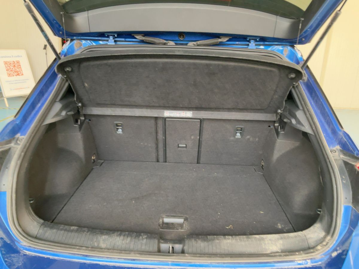 Volkswagen T-Roc 2021 — photo 16