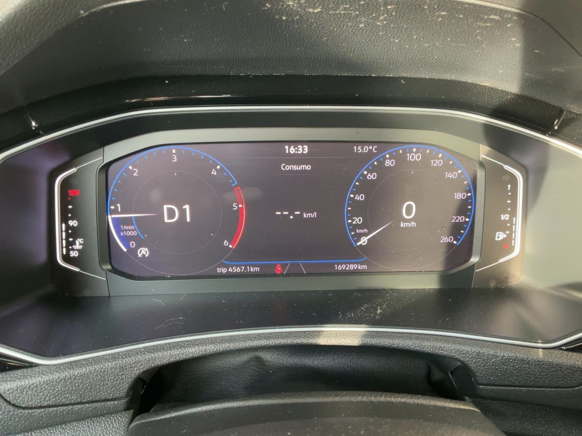 Volkswagen T-Roc 2021 — photo 19