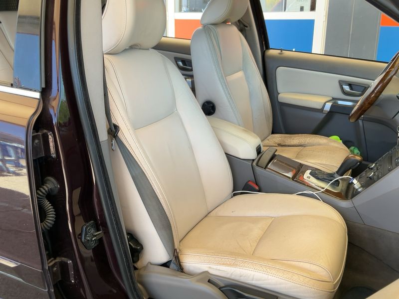 Volvo XC90 2.4 D5 Summum — zdjęcie 11