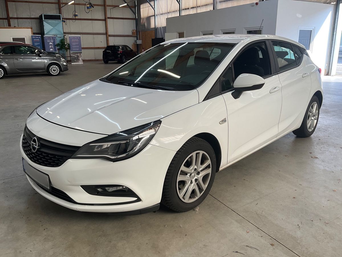 Opel Astra 2015 — photo 1