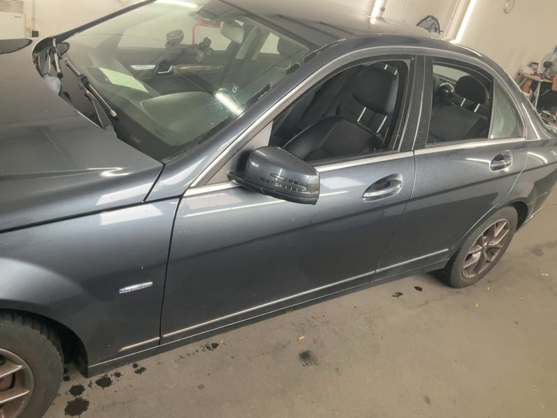 Mercedes-Benz C-Klasse C 200 CGI BlueEfficiency Sport Edition Avantgarde — zdjęcie 4