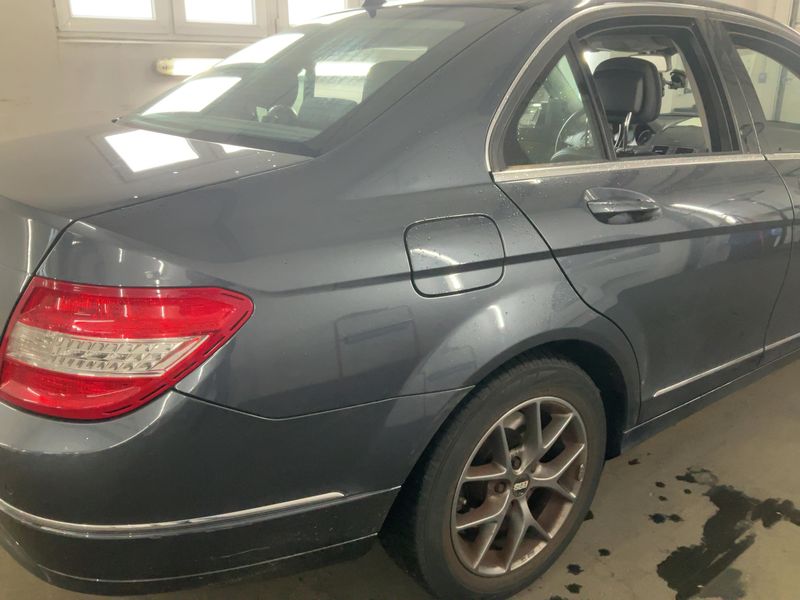 Mercedes-Benz C-Klasse C 200 CGI BlueEfficiency Sport Edition Avantgarde — zdjęcie 6