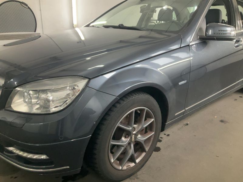 Mercedes-Benz C-Klasse C 200 CGI BlueEfficiency Sport Edition Avantgarde — zdjęcie 2