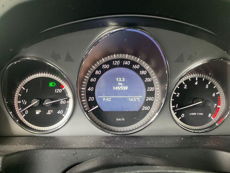 Mercedes-Benz C-Klasse C 200 CGI BlueEfficiency Sport Edition Avantgarde — zdjęcie 13