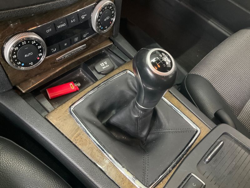 Mercedes-Benz C-Klasse C 200 CGI BlueEfficiency Sport Edition Avantgarde 2010 – снимка 40