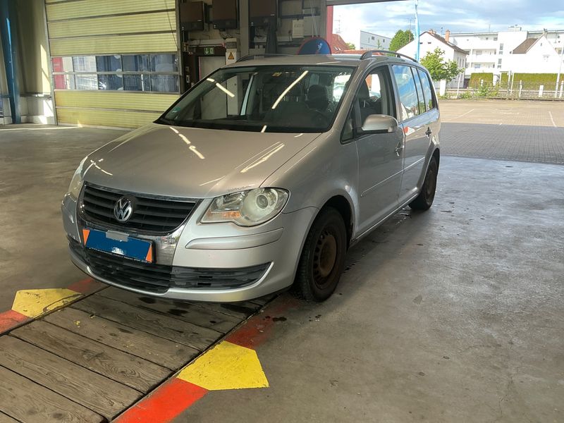 Volkswagen Touran 1.6 Trendline — zdjęcie 1