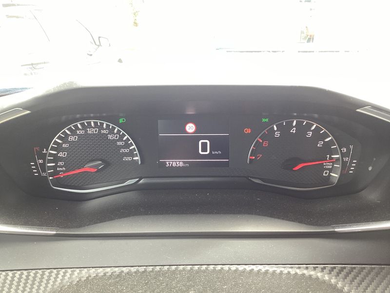 Peugeot 2008 1.2 PureTech Active Pack 2023 – снимка 18