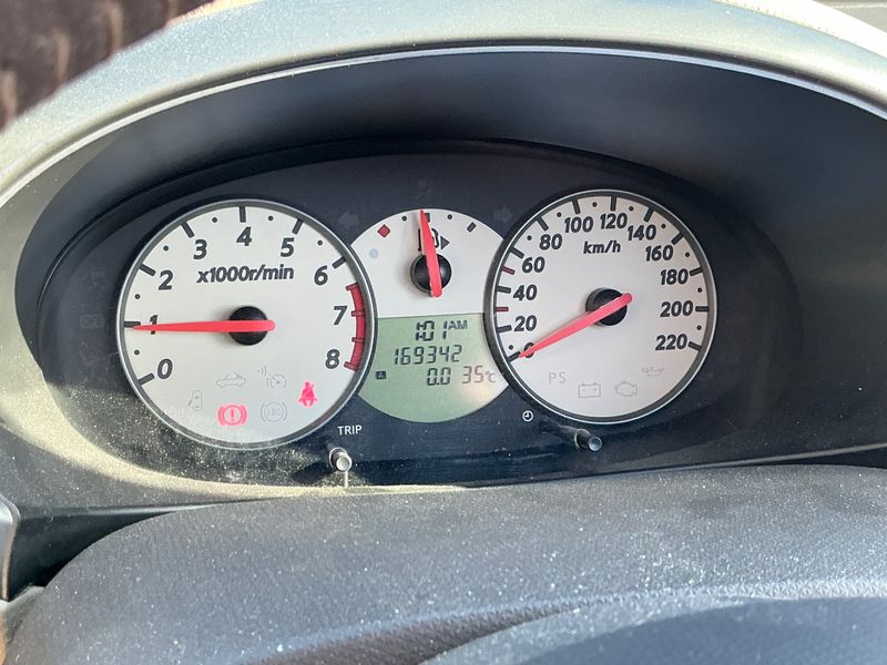 Nissan Micra 1.6 C+C Spicy — zdjęcie 4