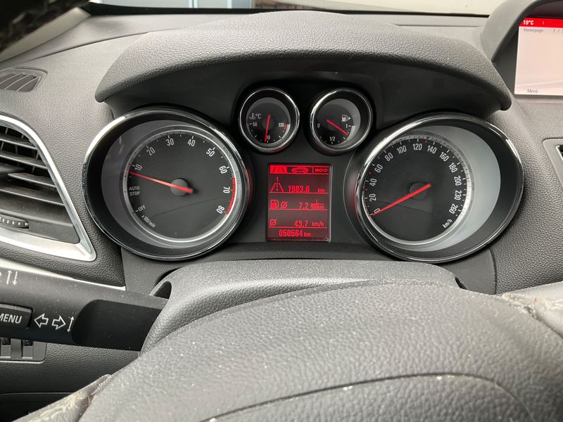 Opel Mokka 1.4 Turbo Edition ecoFlex 4x4 — zdjęcie 13