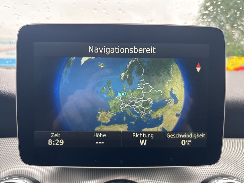 Mercedes-Benz GLA-Klasse GLA 200 d Urban — zdjęcie 13