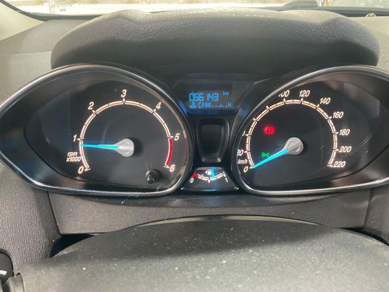 Ford Fiesta 1.5 TDCi Trend — zdjęcie 13