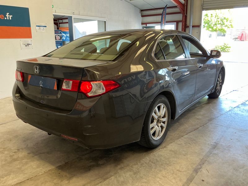 Honda Accord 2.2 DTEC Elegance — zdjęcie 2