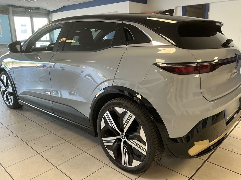 Renault Megane E-Tech EV60 Iconic — zdjęcie 3