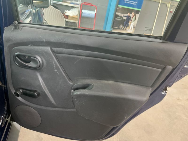 Dacia Duster 1.6 Essentiel 4x2 2015 – снимка 25