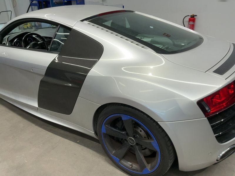 Audi R8 5.2 V10 FSI quattro 2011 – снимка 6