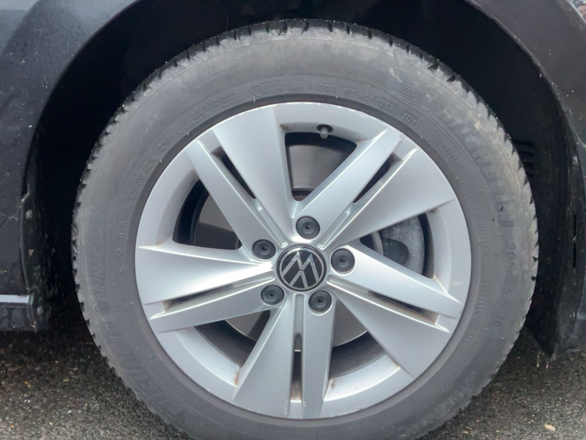 Volkswagen Golf 2022 — photo 12