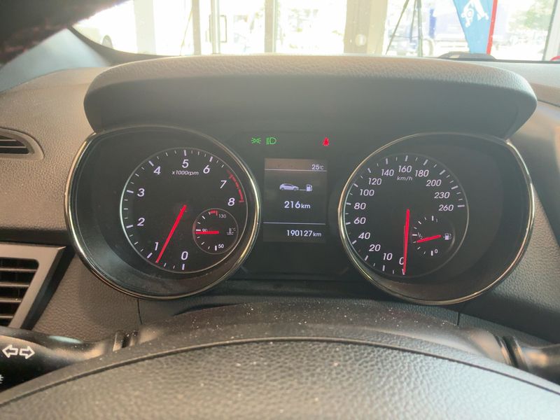 Hyundai i30 1.6 TGDI Turbo — zdjęcie 13