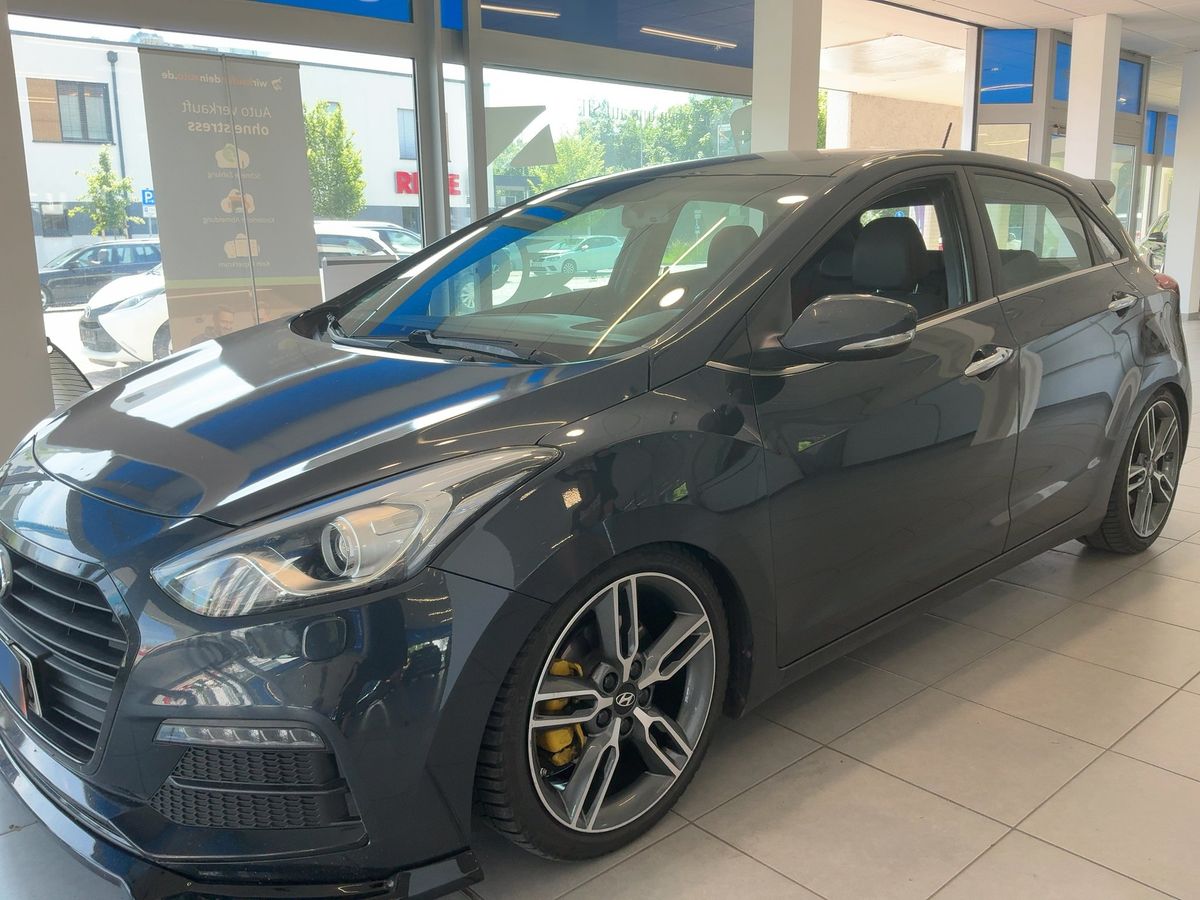 Hyundai i30 2015 — photo 1