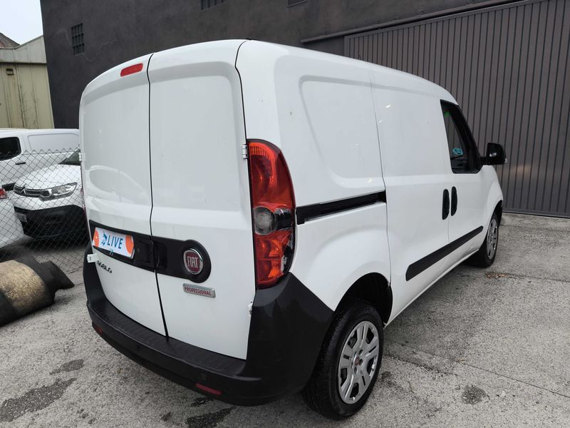 Fiat Doblo 1.3 M-Jet Furgón SX — zdjęcie 5