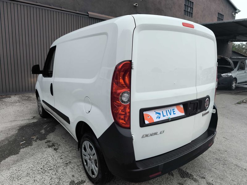Fiat Doblo 1.3 M-Jet Furgón SX — zdjęcie 3