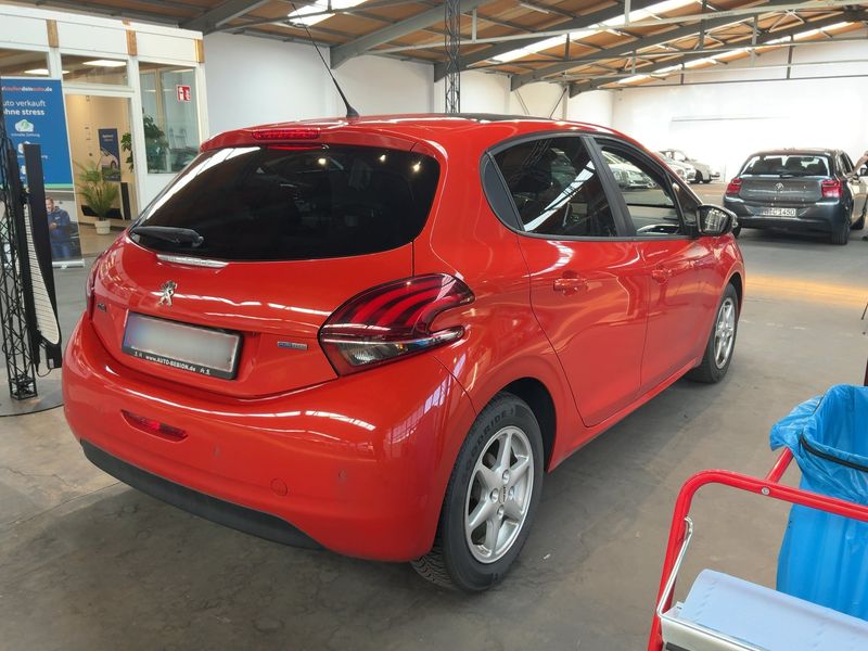 Peugeot 208 1.2 PureTech Style — zdjęcie 6