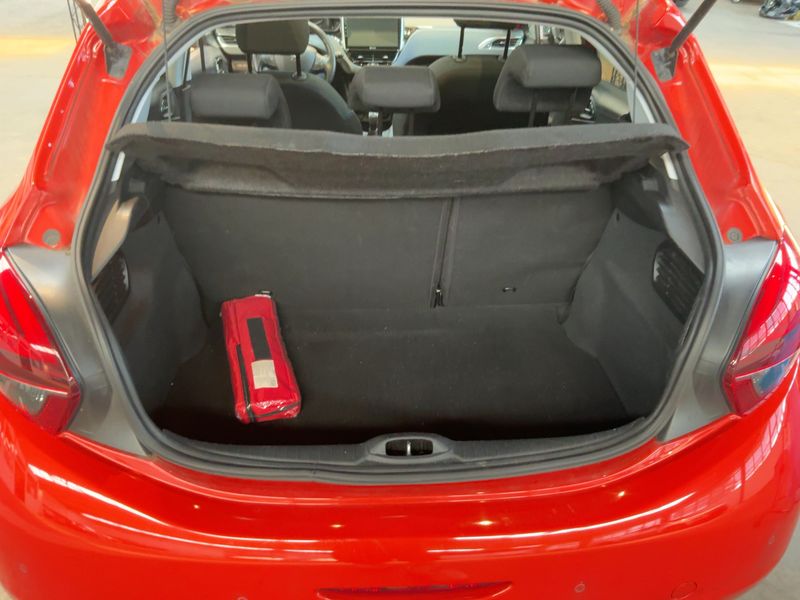 Peugeot 208 1.2 PureTech Style — zdjęcie 10