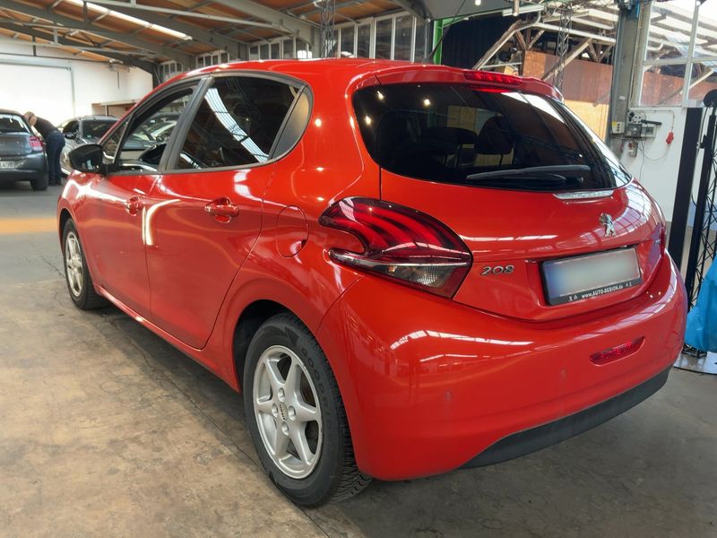 Peugeot 208 1.2 PureTech Style — zdjęcie 3