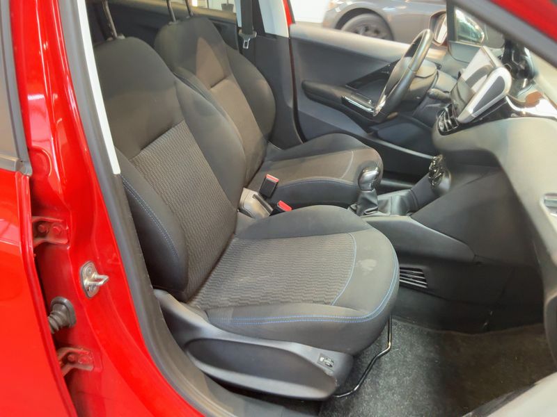 Peugeot 208 1.2 PureTech Style — zdjęcie 11