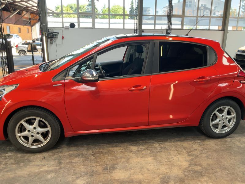 Peugeot 208 1.2 PureTech Style — zdjęcie 4