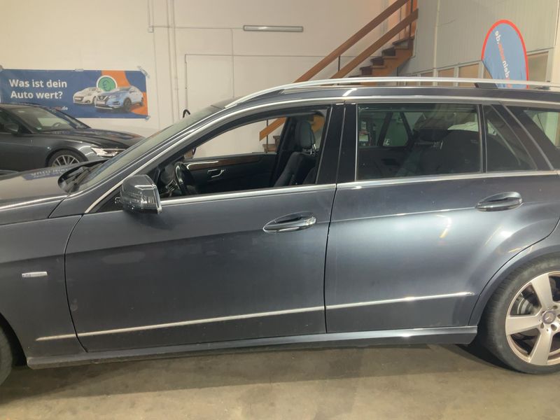 Mercedes-Benz E-Klasse E 250 CDI T BlueEfficiency Elegance — zdjęcie 4