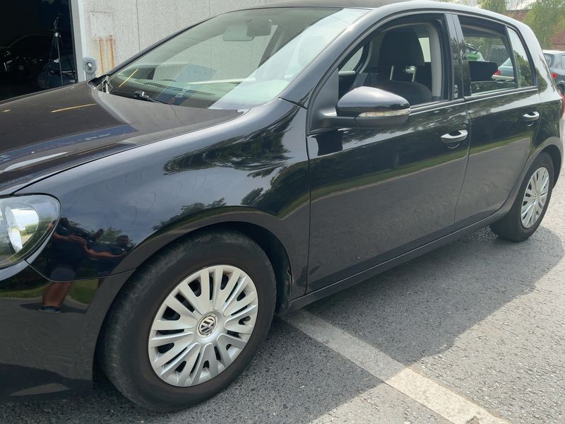 Volkswagen Golf VI 1.6 TDI Trendline BlueMotion Tech — zdjęcie 2