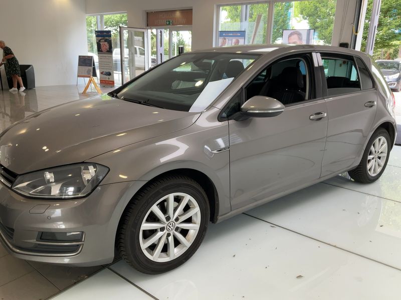 Volkswagen Golf VII 1.6 TDI Lounge BlueMotion Tech 2015 – снимка 2