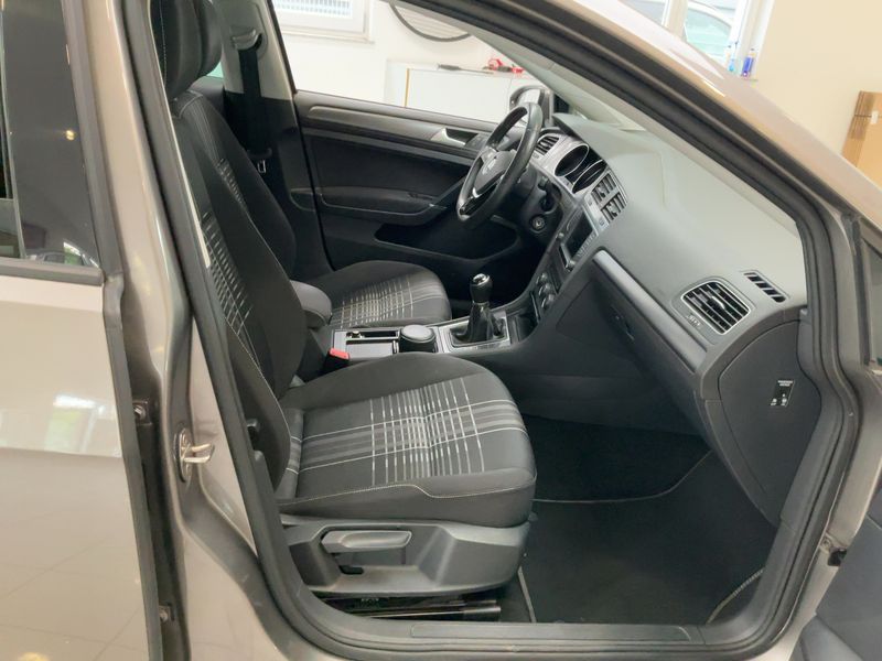Volkswagen Golf VII 1.6 TDI Lounge BlueMotion Tech 2015 – снимка 16