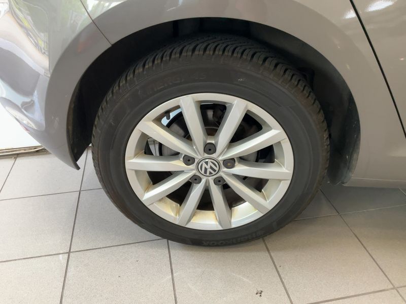 Volkswagen Golf VII 1.6 TDI Lounge BlueMotion Tech 2015 – снимка 9