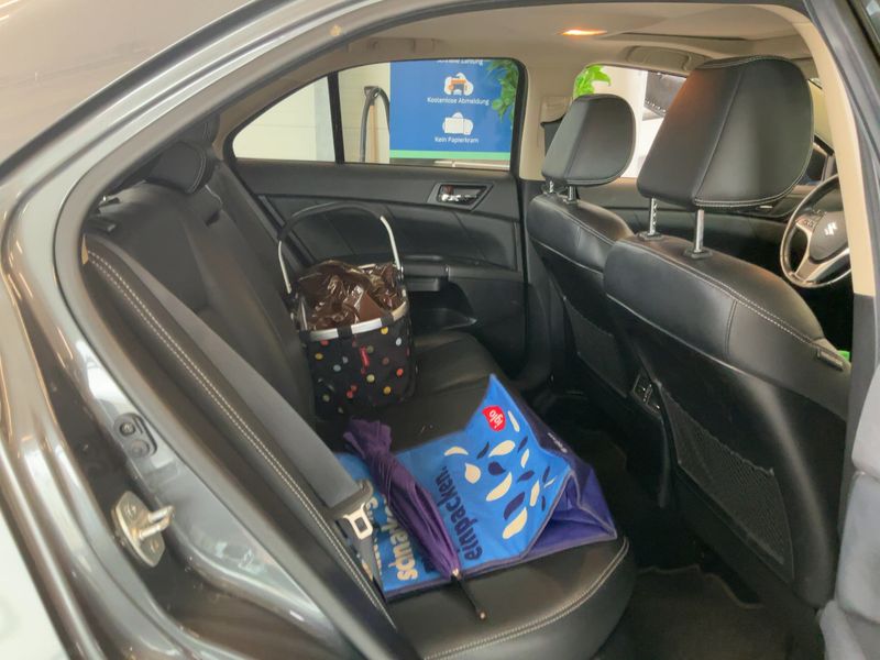 Suzuki Kizashi 2.4 Sport 4x4 — zdjęcie 14