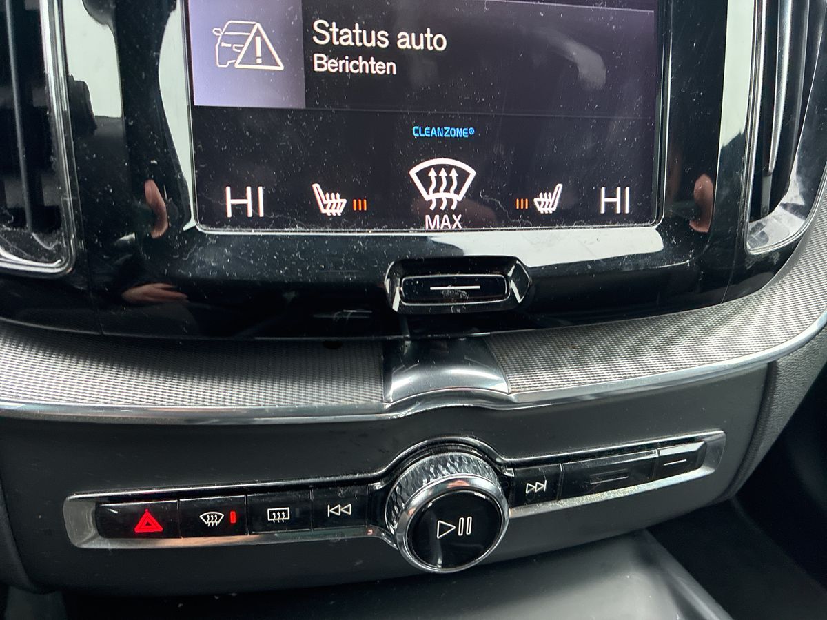 Volvo XC60 2020 — photo 19