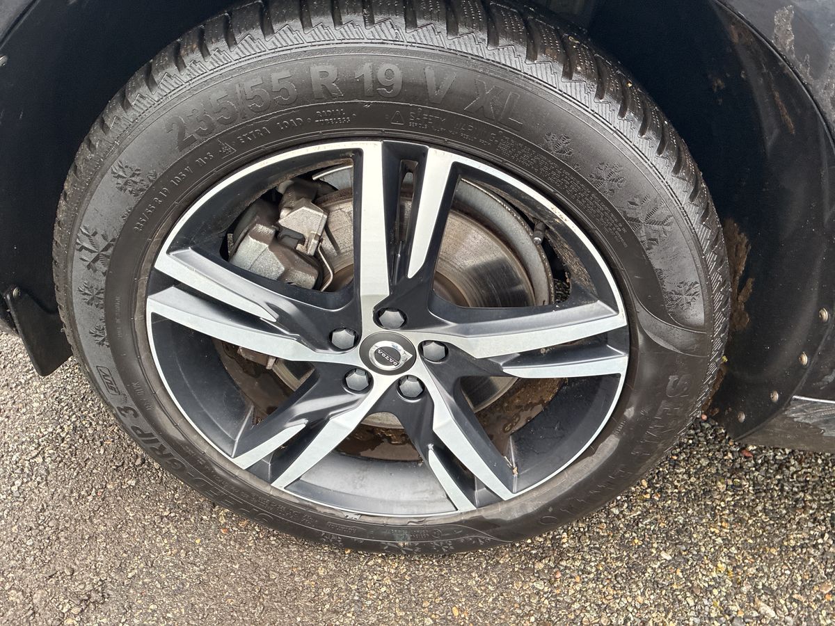 Volvo XC60 2020 — photo 32
