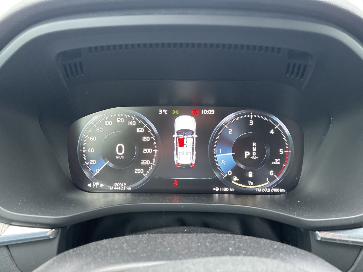 Volvo XC60 2020 — photo 13
