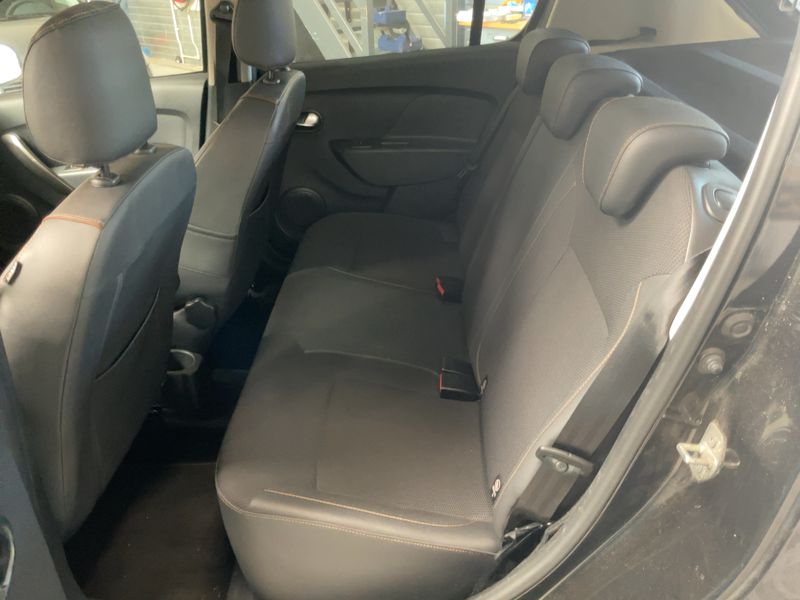 Dacia Sandero 0.9 TCe Stepway 2018 – снимка 19
