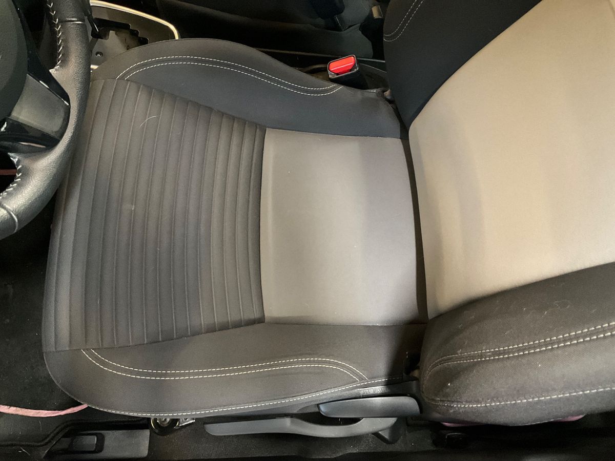 Toyota Yaris 2020 — photo 31