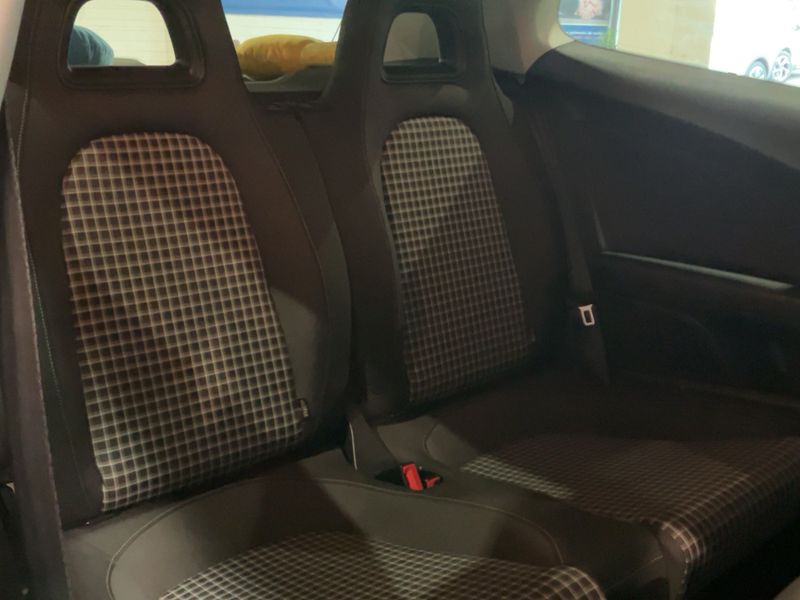 Volkswagen Scirocco 2.0 TSI BlueMotion Tech — zdjęcie 14