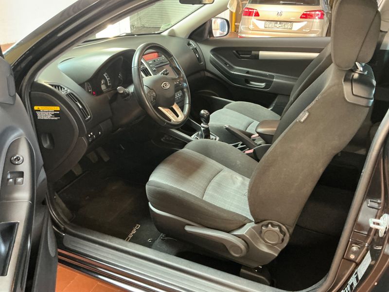 Kia pro_cee'd 1.4 Edition 7 — zdjęcie 3