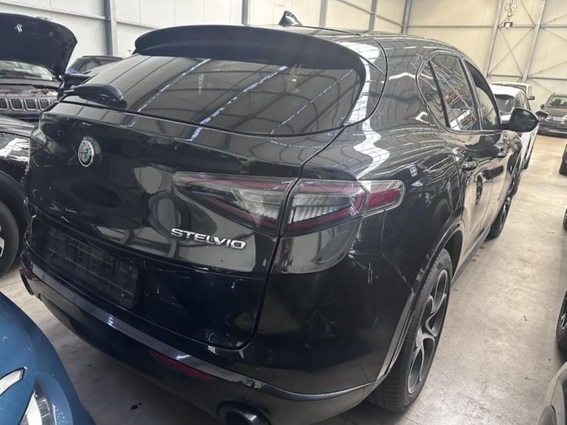 Alfa Romeo Stelvio 2.2 JTDM Veloce Q4 — zdjęcie 3