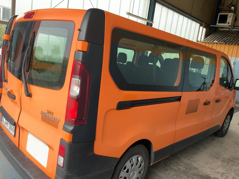 Renault Trafic 2.0 dCi L2H1 3,0t (8/9 Sitze) Life — zdjęcie 6