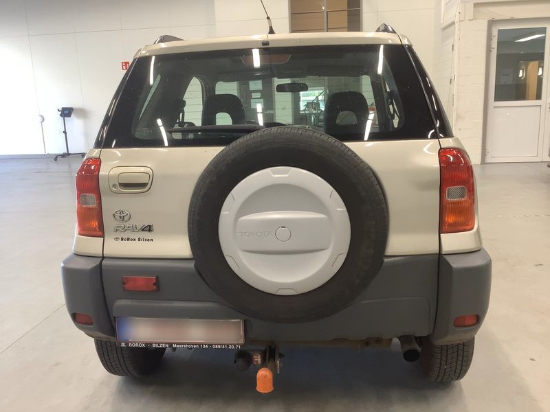 Toyota RAV 4 2.0 D-4D 4x4 — zdjęcie 5