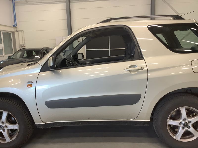 Toyota RAV 4 2.0 D-4D 4x4 — zdjęcie 4