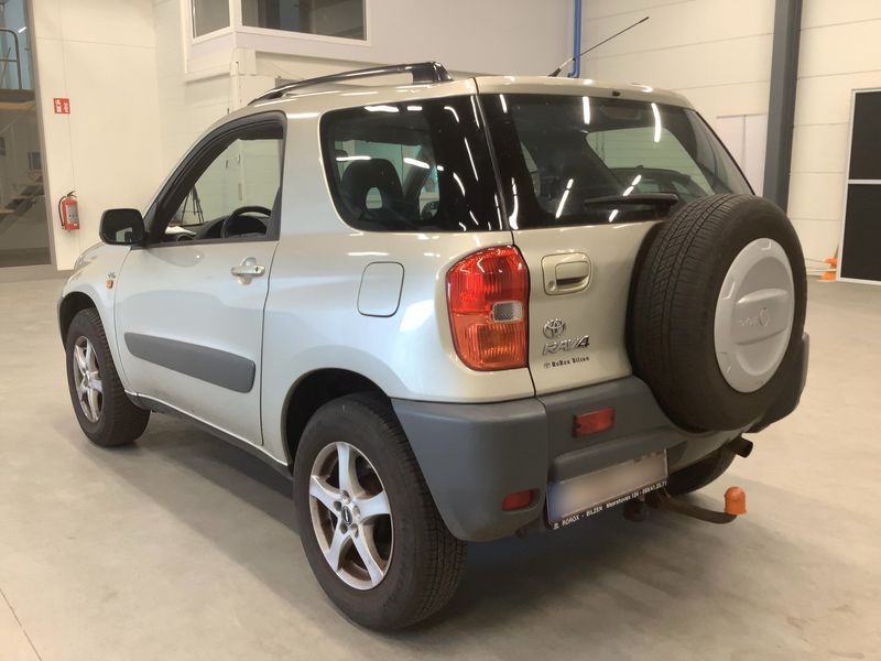 Toyota RAV 4 2.0 D-4D 4x4 — zdjęcie 3