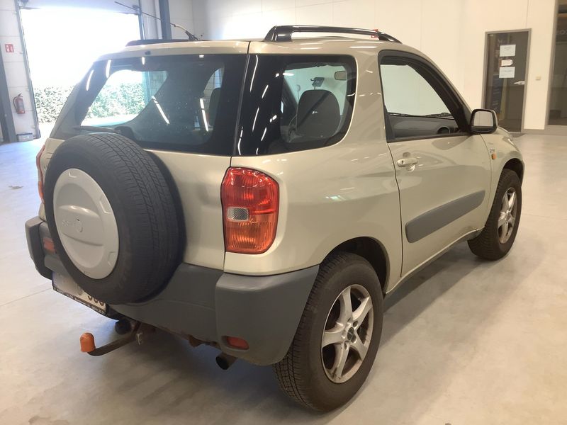Toyota RAV 4 2.0 D-4D 4x4 — zdjęcie 6